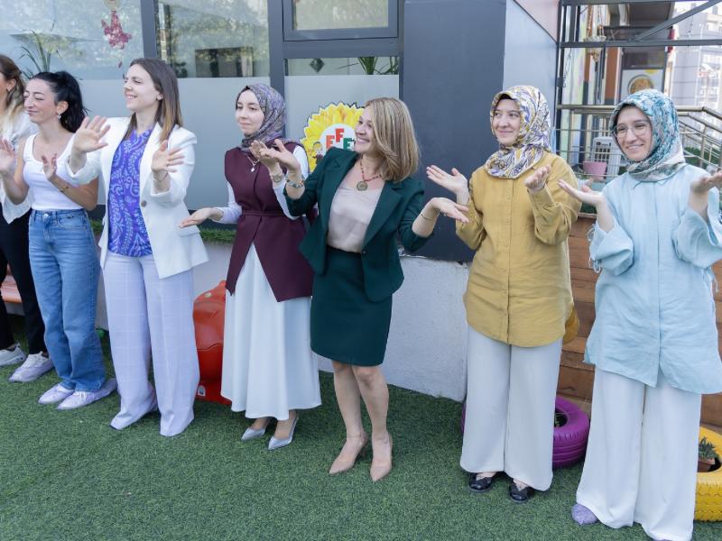 ANNE-BABALAR ÇOCUK OLUYOR PROGRAMIMIZ